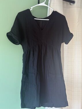 Women's Black V-Neck Short Sleeve Romper